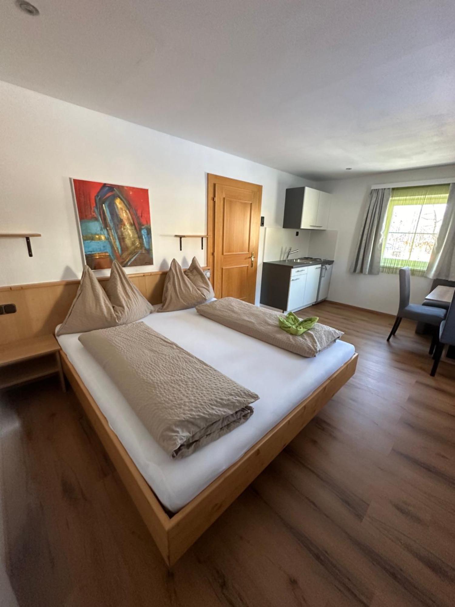 Fruehstueckspension Alpenrose Bed & Breakfast Iselsberg Bagian luar foto