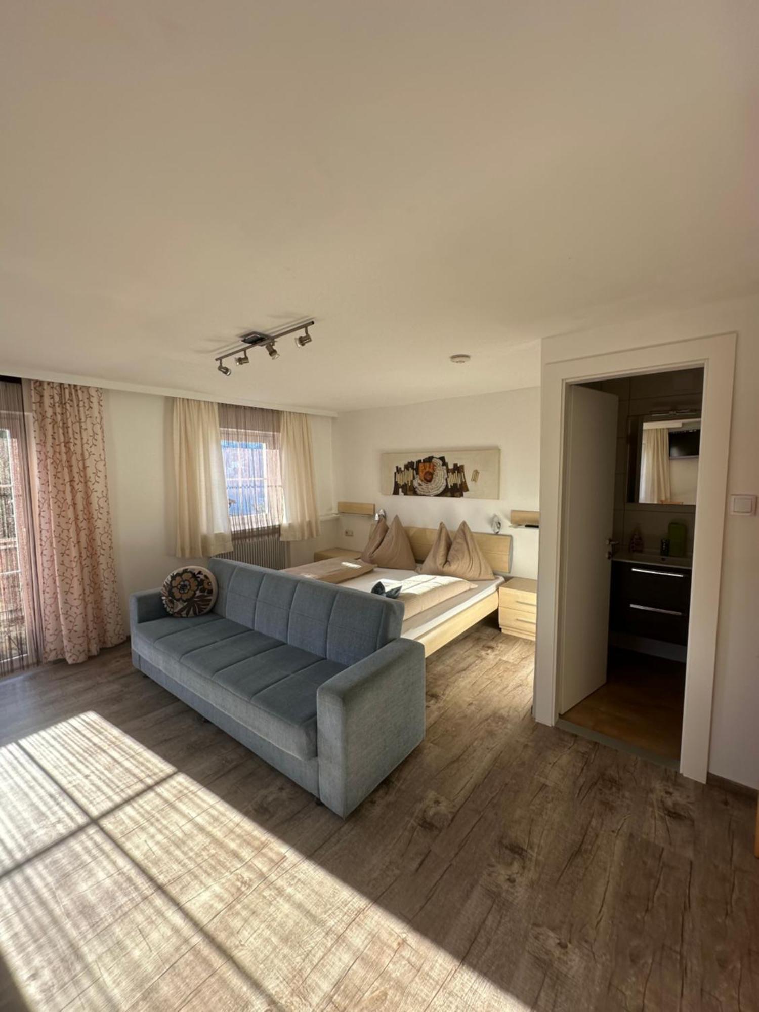 Fruehstueckspension Alpenrose Bed & Breakfast Iselsberg Bagian luar foto