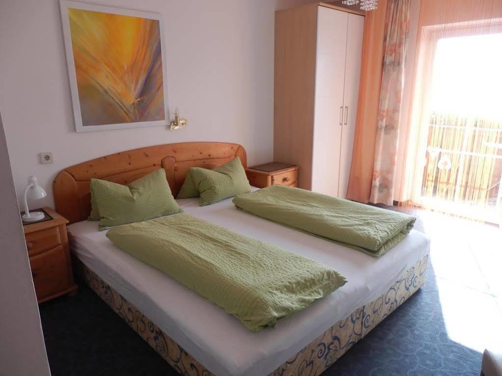 Fruehstueckspension Alpenrose Bed & Breakfast Iselsberg Bagian luar foto