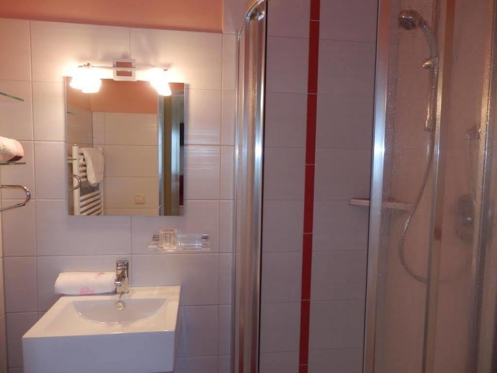 Fruehstueckspension Alpenrose Bed & Breakfast Iselsberg Bagian luar foto