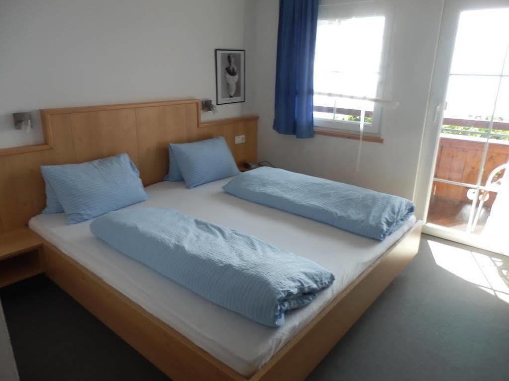 Fruehstueckspension Alpenrose Bed & Breakfast Iselsberg Bagian luar foto
